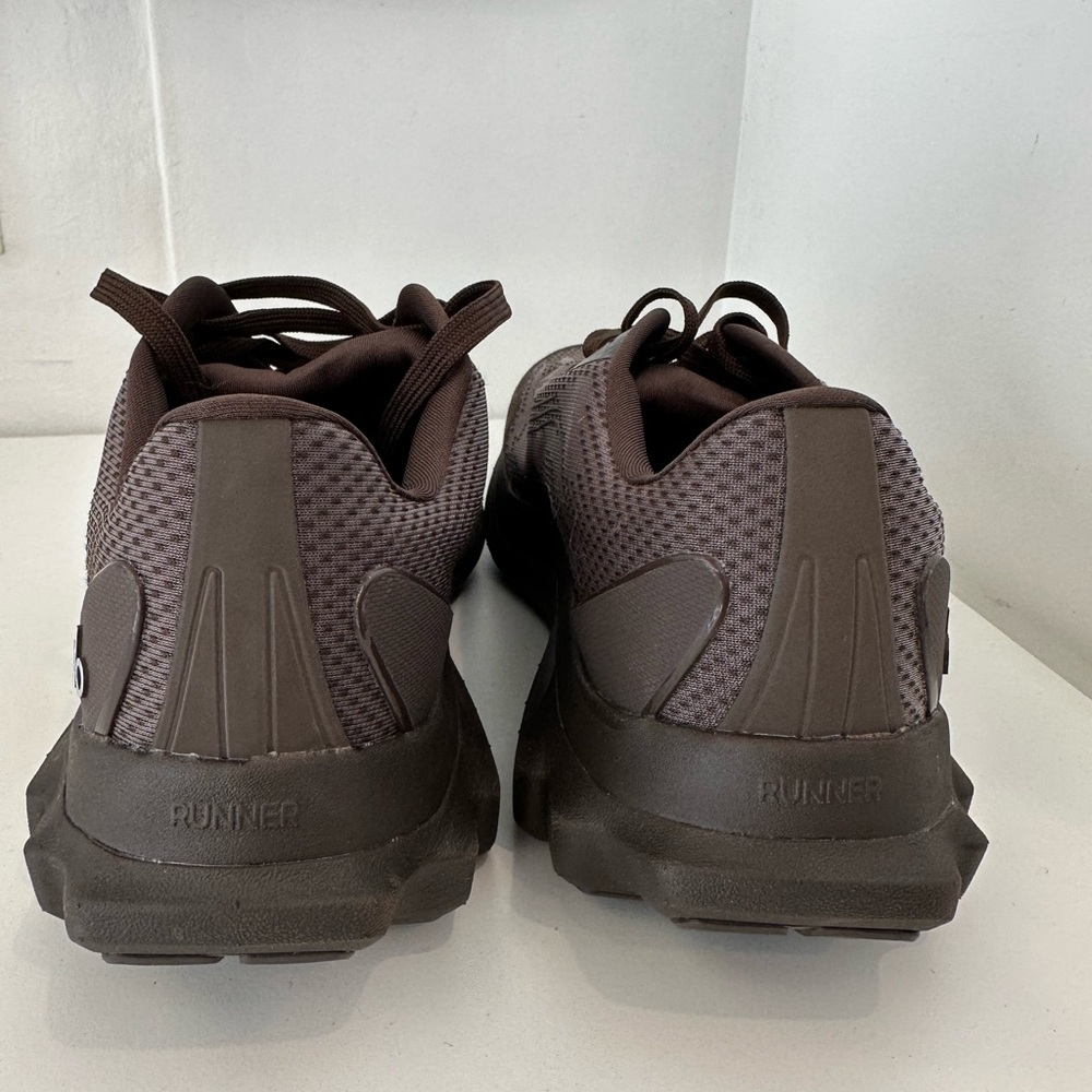 ALO Yoga Runner Brown Sneakers - Picture 2 of 4